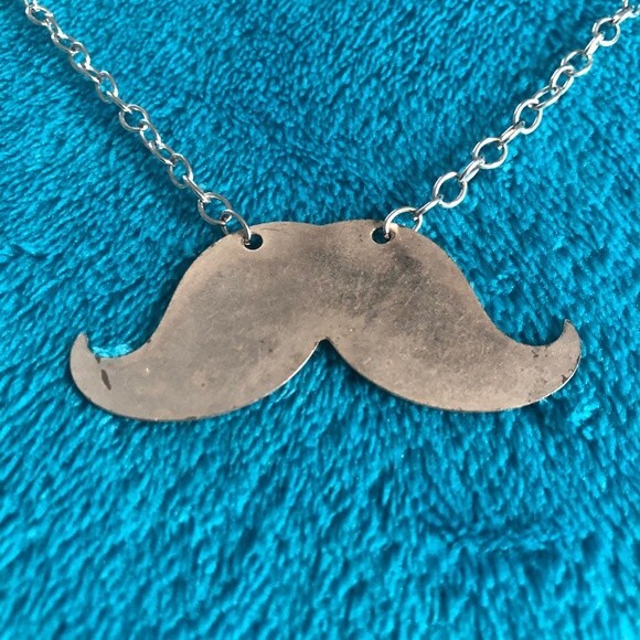 Brushed Nickle Silver Mustache Necklace 18 Inch Large Chain Hook & Loop Closure - Picture 2 of 4